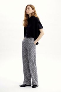 Very Neat    4129/,-