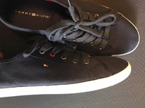 ommy Hilfiger   1318 . 39